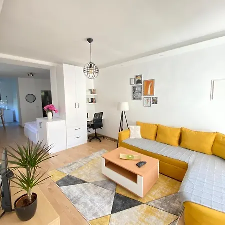 Modern In The Old Town *