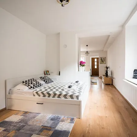 Modern In The Old Town Apartman Szarajevó