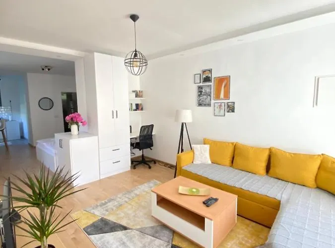 Modern In The Old Town *