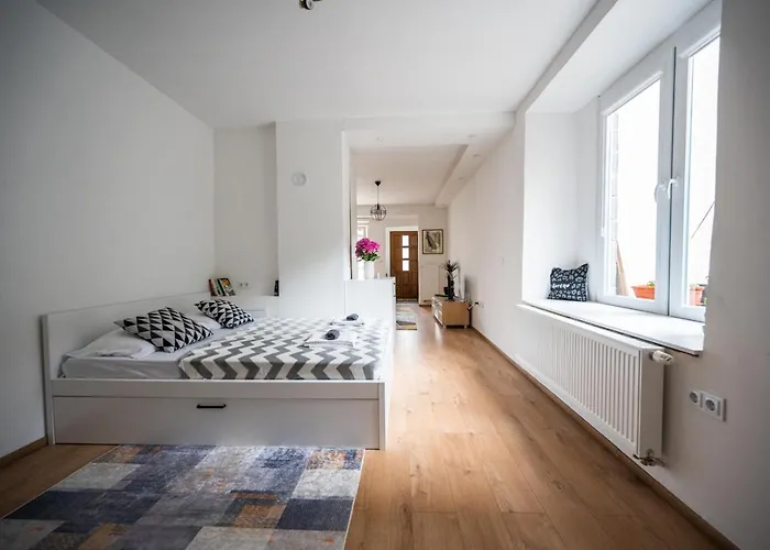 Modern In The Old Town * سراييفو